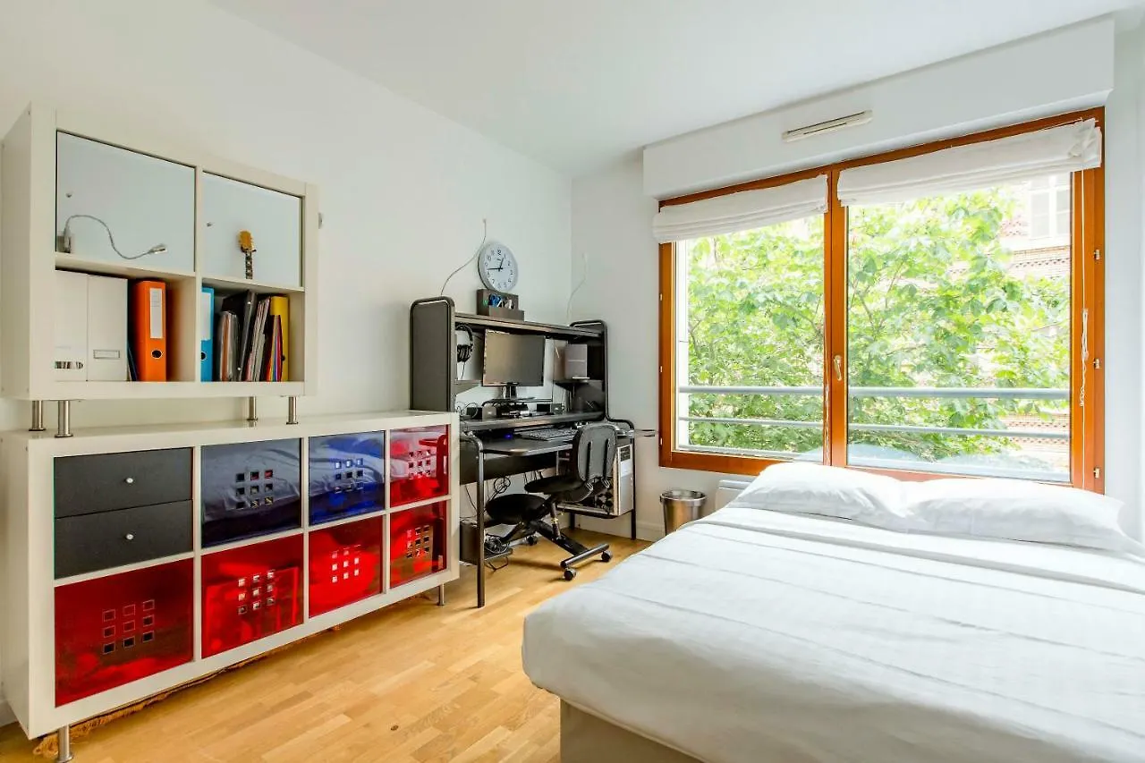 Veeve - Modern Brights Apartment Paris